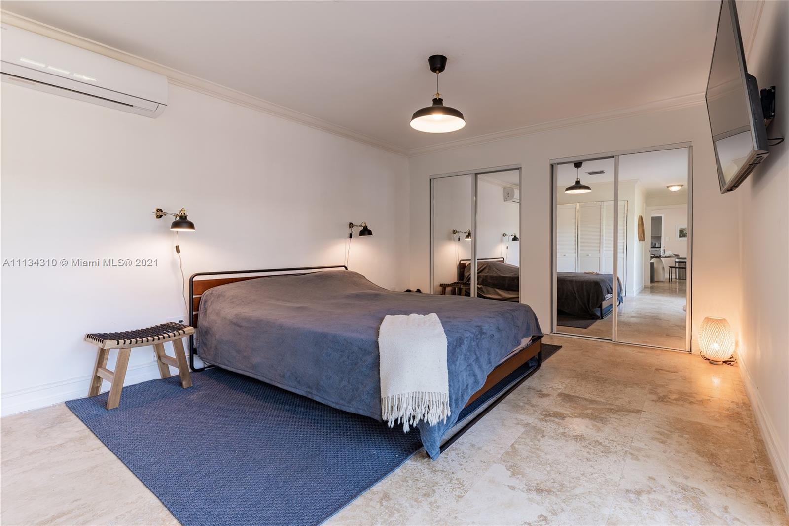 HOLLYWOOD - Residential