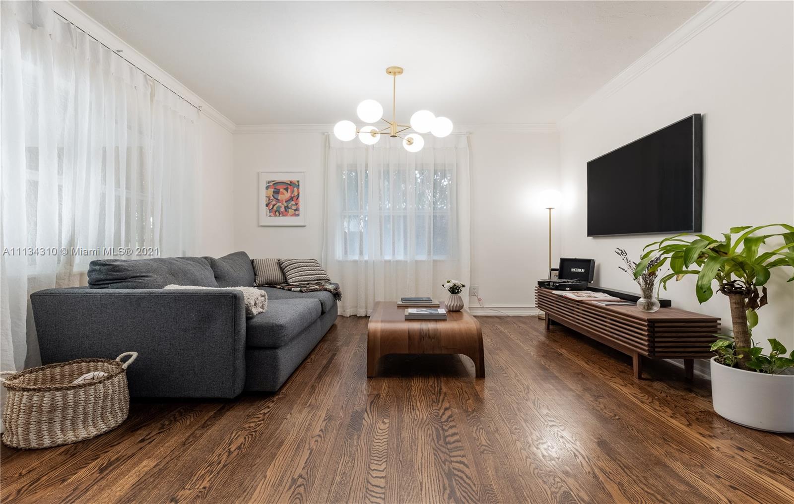 HOLLYWOOD - Residential
