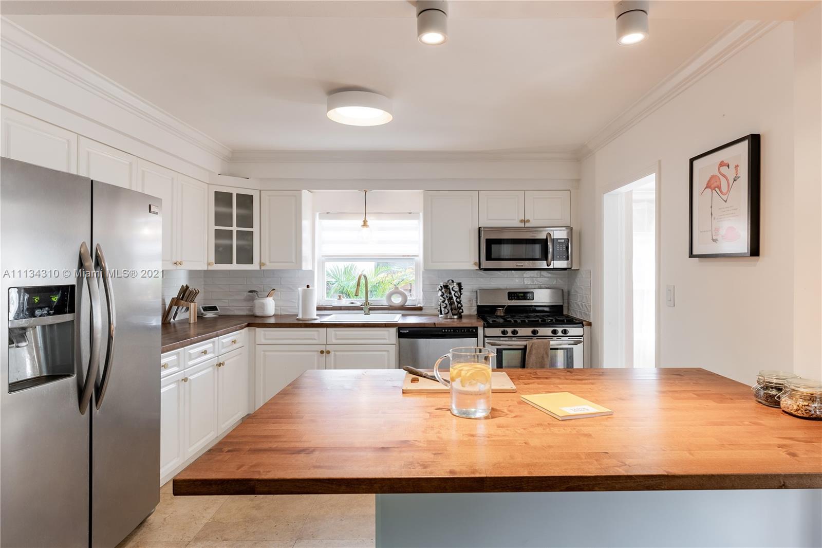 HOLLYWOOD - Residential