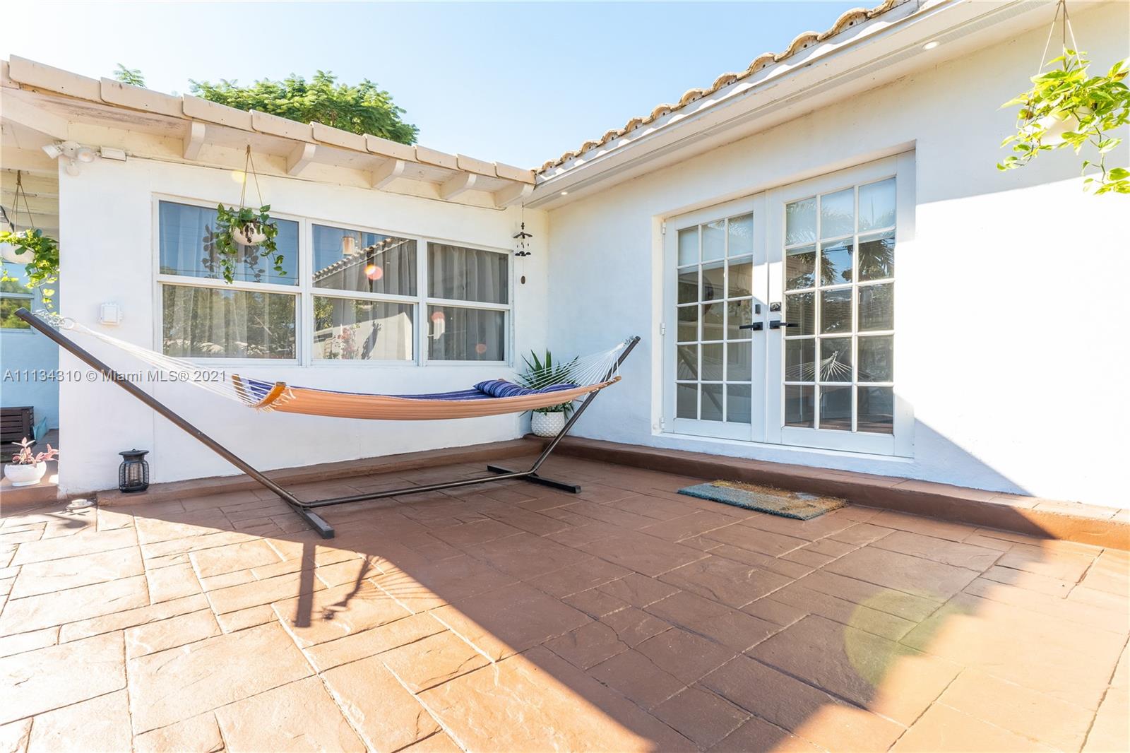HOLLYWOOD - Residential