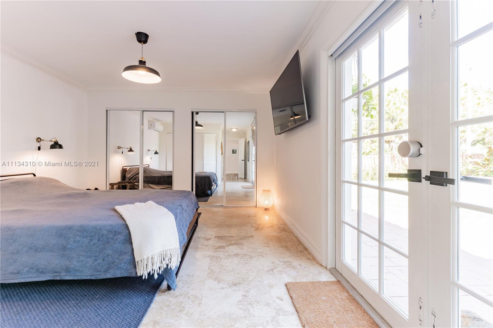 HOLLYWOOD - Residential