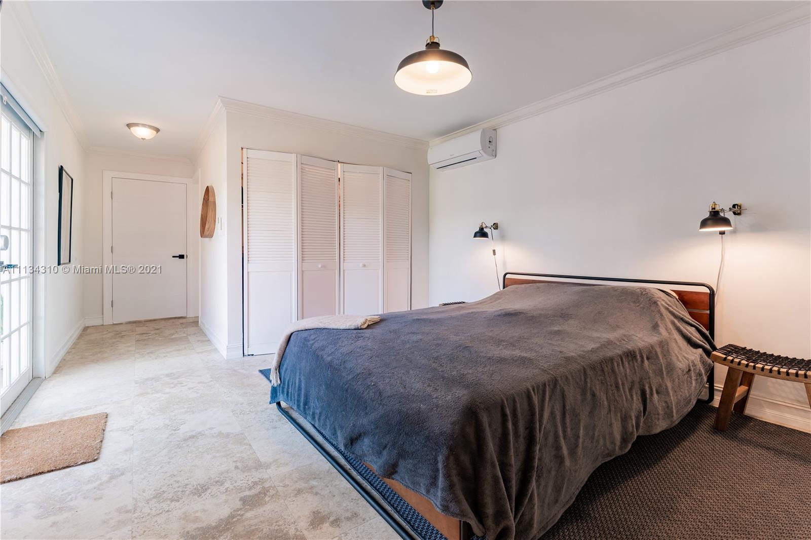 HOLLYWOOD - Residential