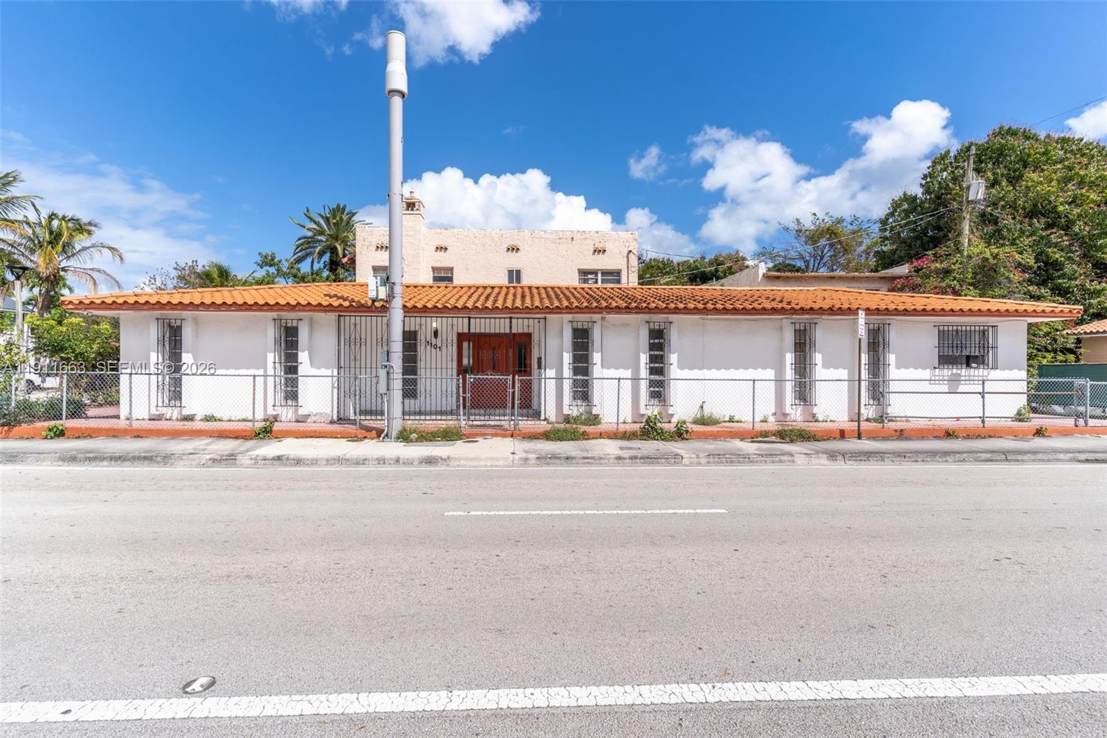 This property is a great investment opportunity in the heart of Miami, just blocks from Calle Ocho and close to a vibrant entertainment district with popular restaurants, music, and nightlife.