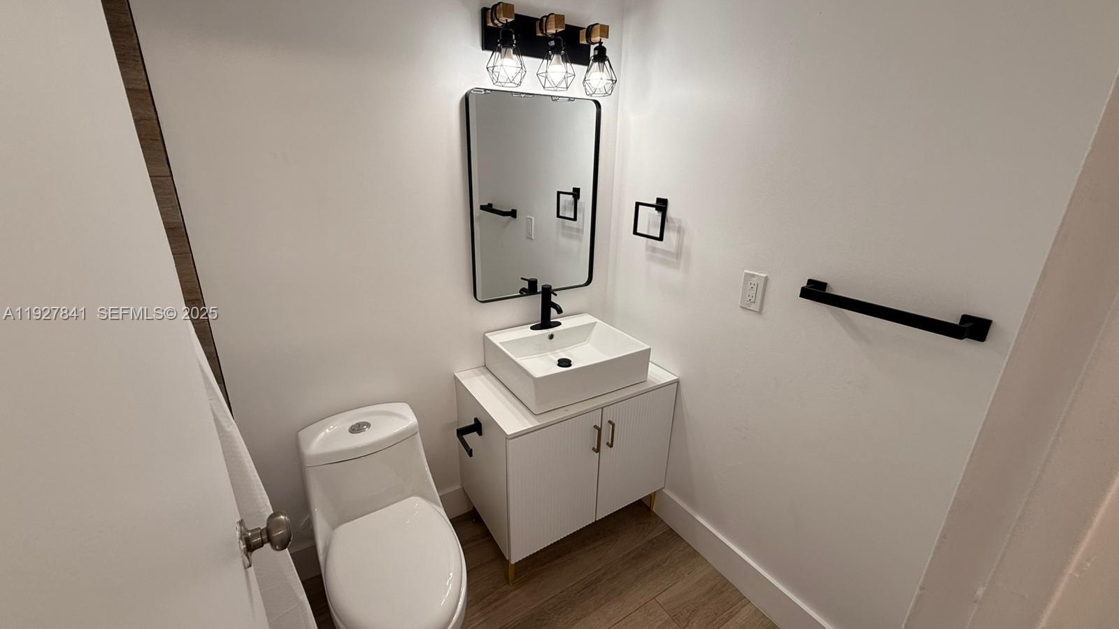 HAMPTON COURT CONDO - Residential