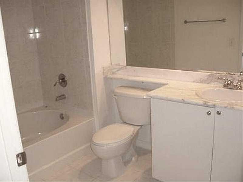 VENTURE AT AVENTURA WEST - Residential Lease