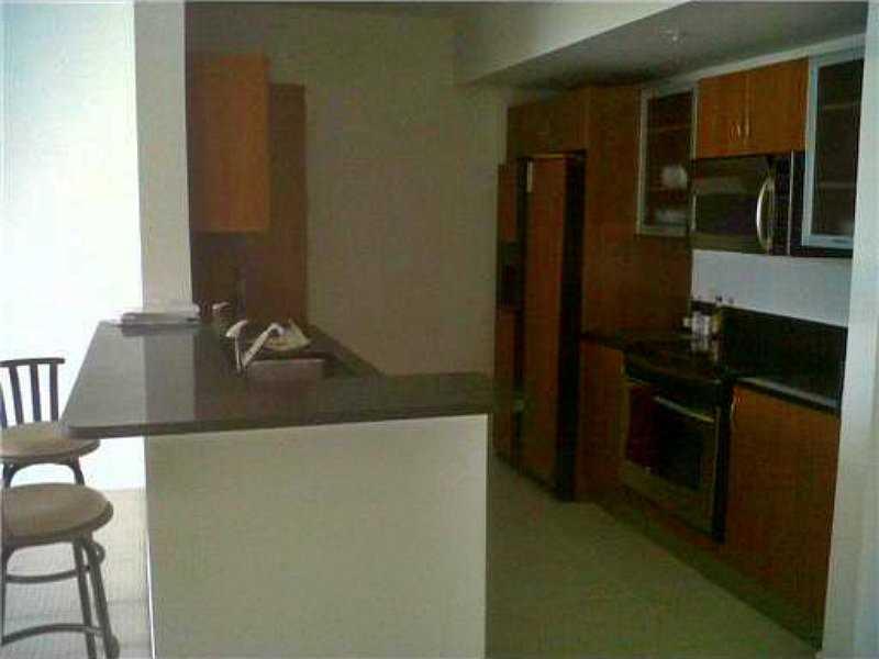 VENTURE AT AVENTURA WEST - Residential Lease