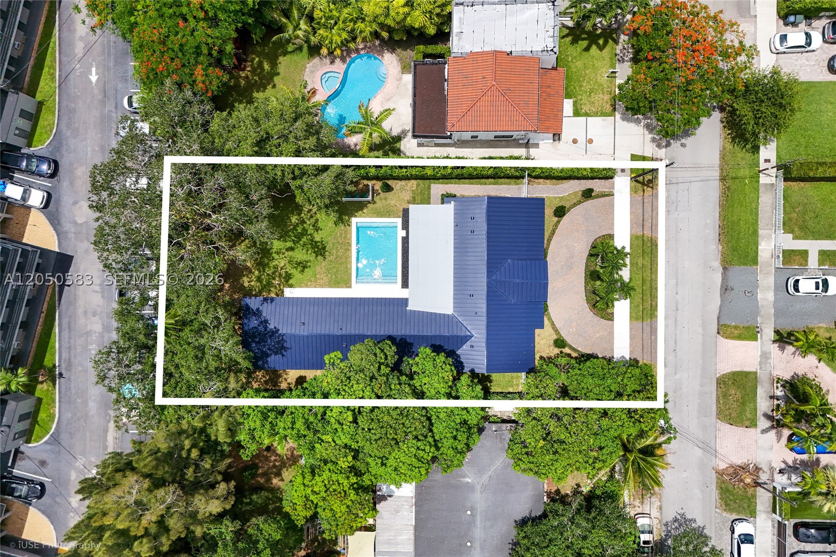 ROYAL PALM VILLAS - Residential
