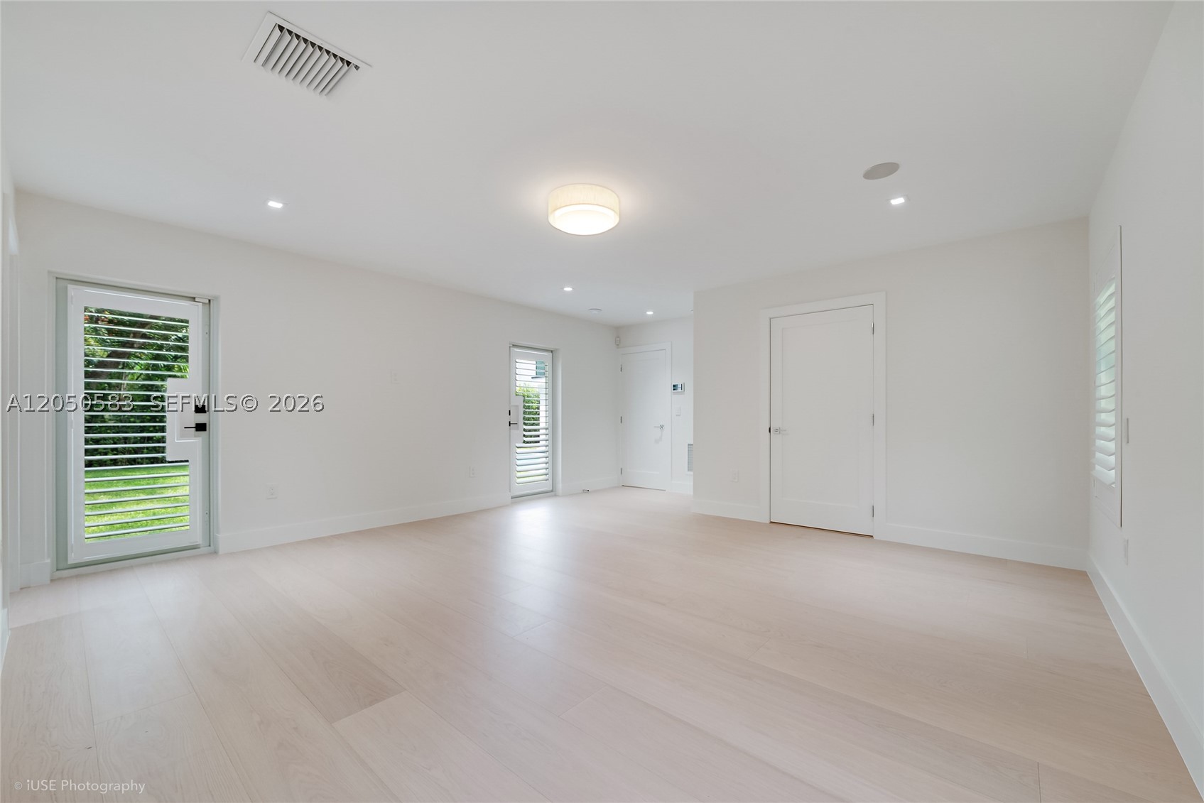 ROYAL PALM VILLAS - Residential