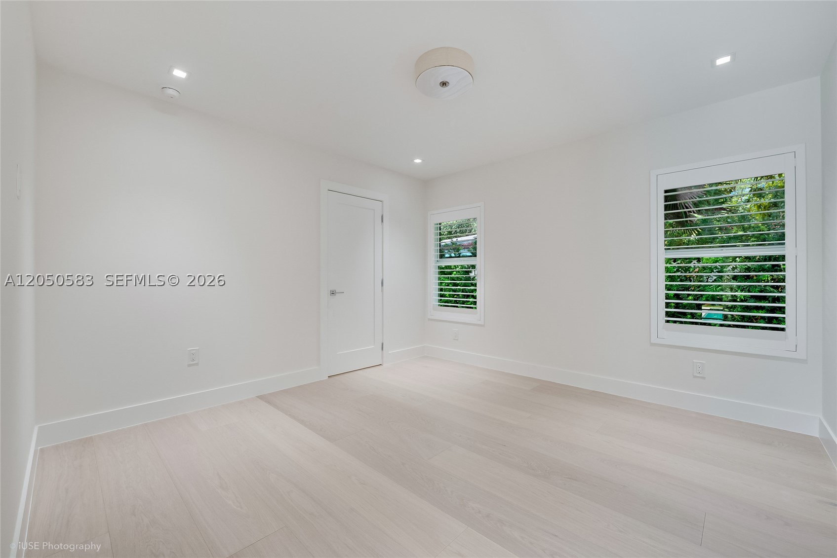 ROYAL PALM VILLAS - Residential