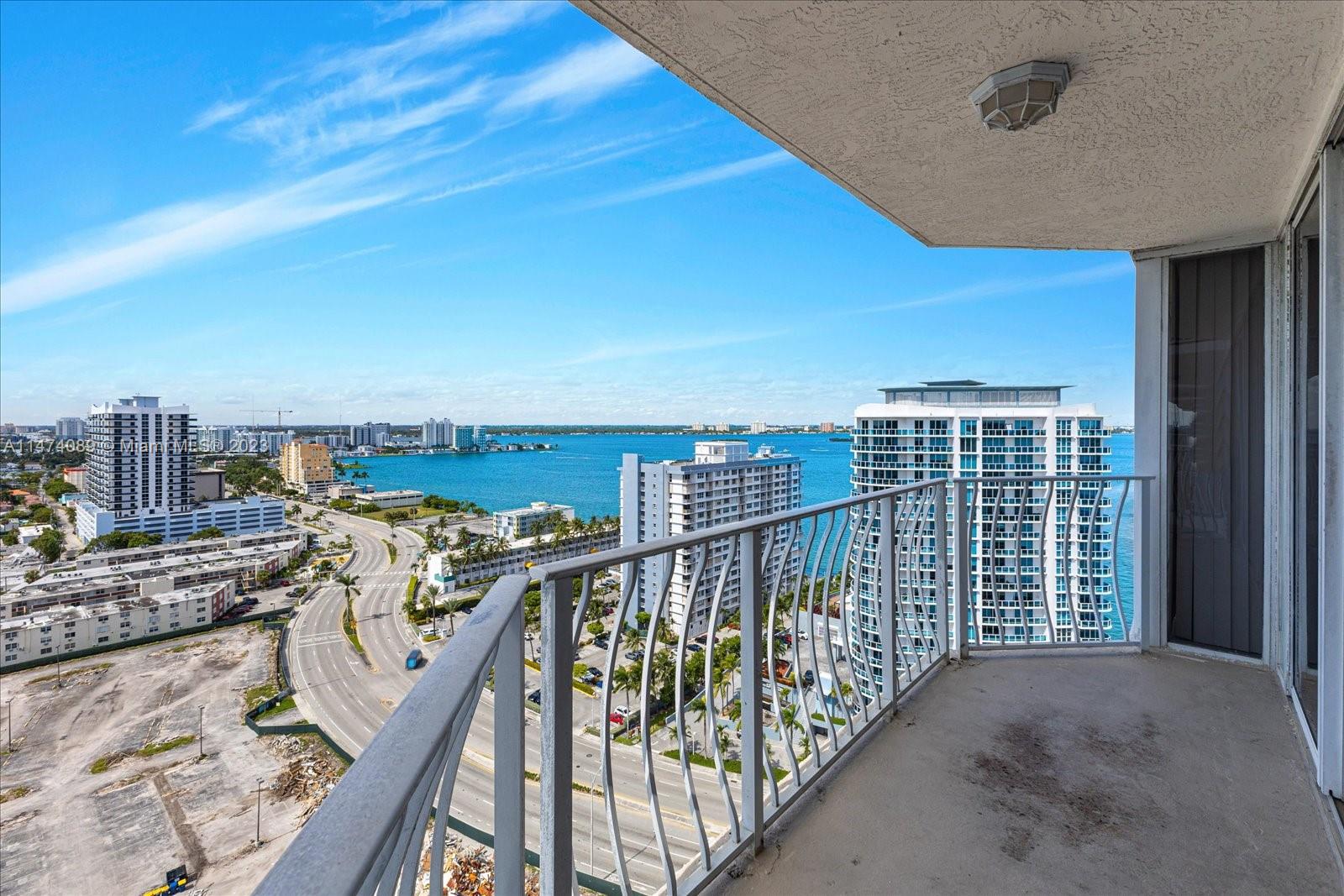 THE GRANDVIEW PALACE COND - Residential