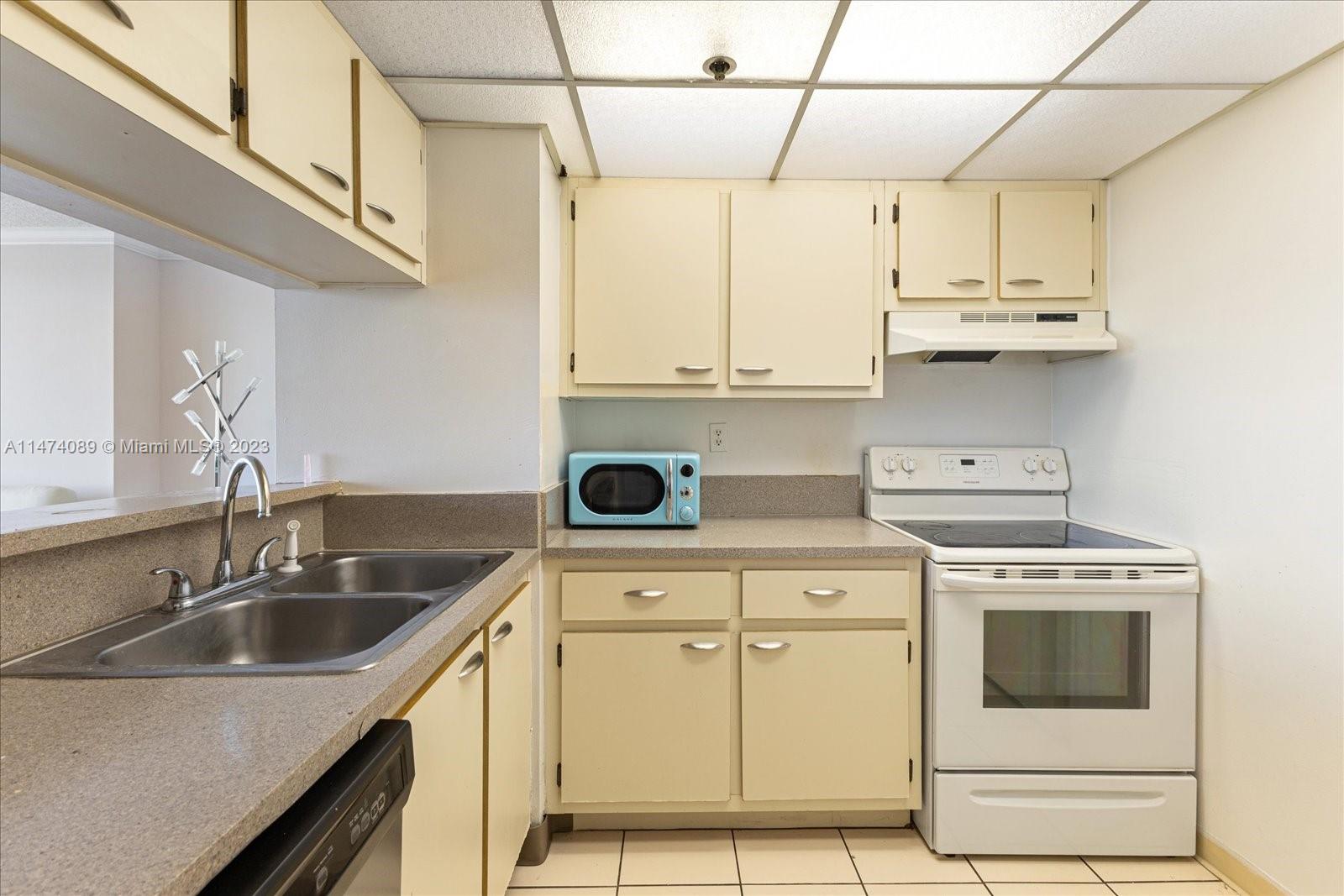 THE GRANDVIEW PALACE COND - Residential