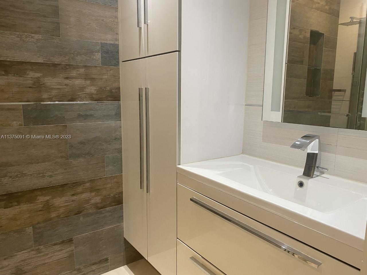 SAN SEBASTIAN TWNHSES - Residential Lease