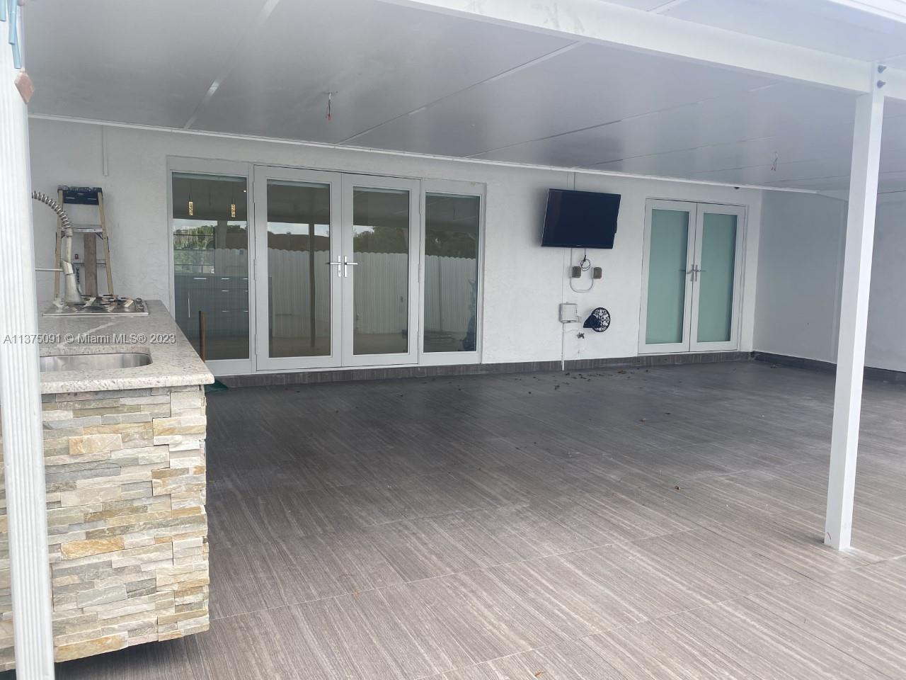 SAN SEBASTIAN TWNHSES - Residential Lease