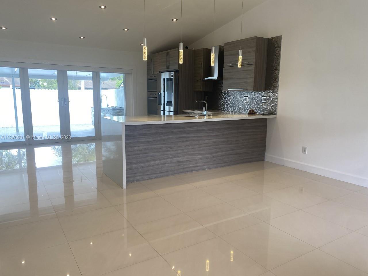 SAN SEBASTIAN TWNHSES - Residential Lease