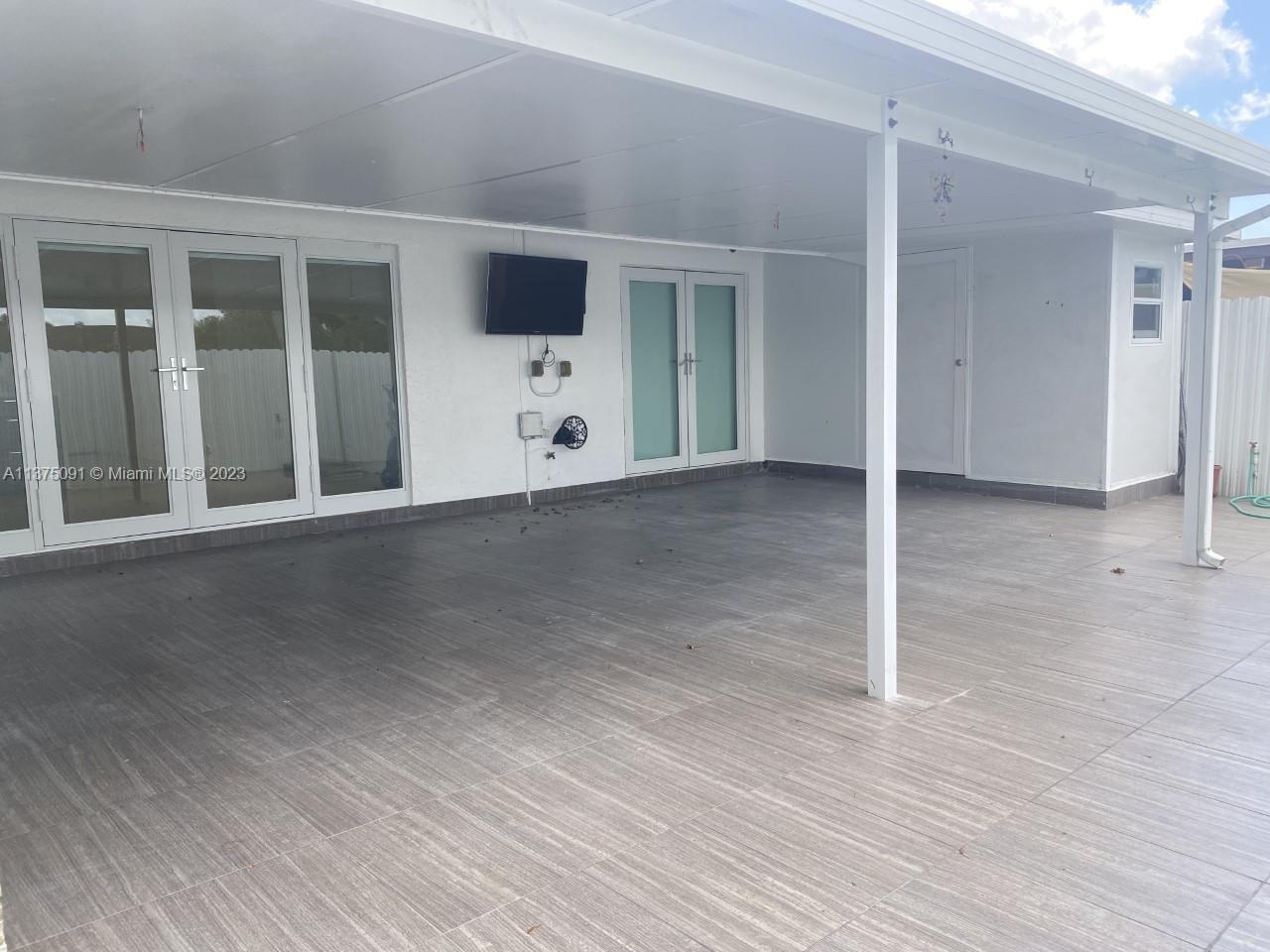 SAN SEBASTIAN TWNHSES - Residential Lease