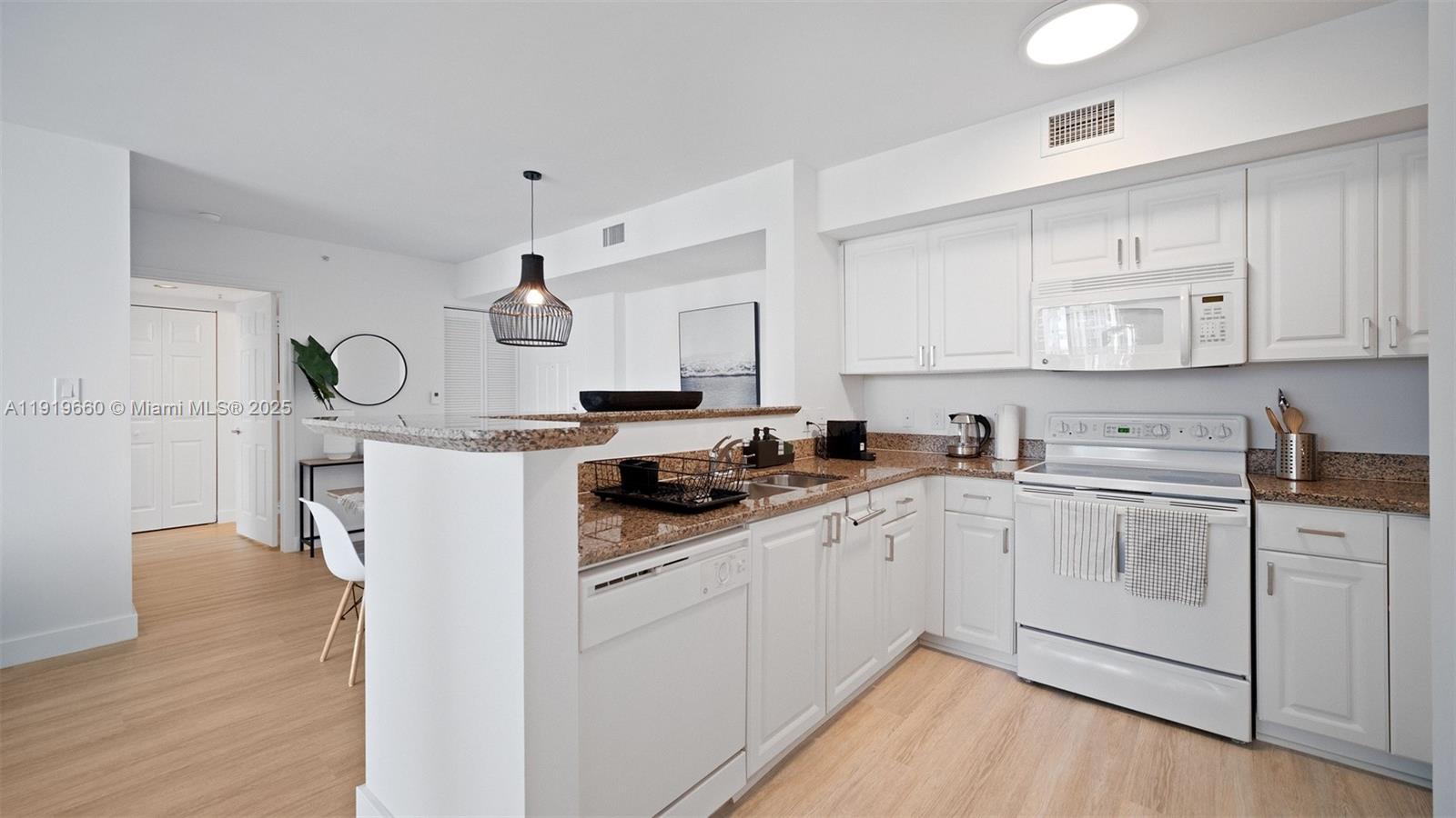 THE MARK ON BRICKELL COND - Residential
