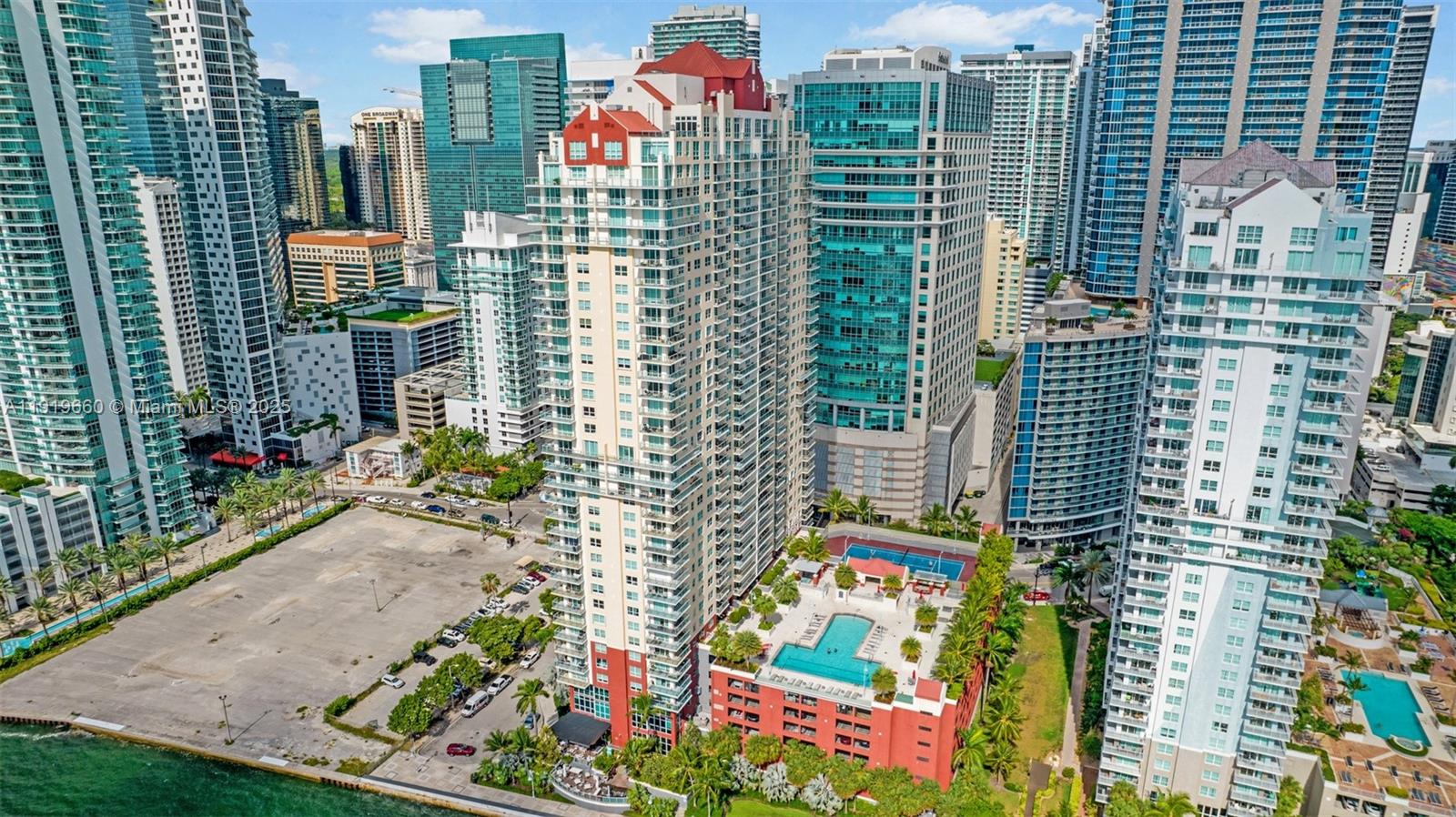 THE MARK ON BRICKELL COND - Residential