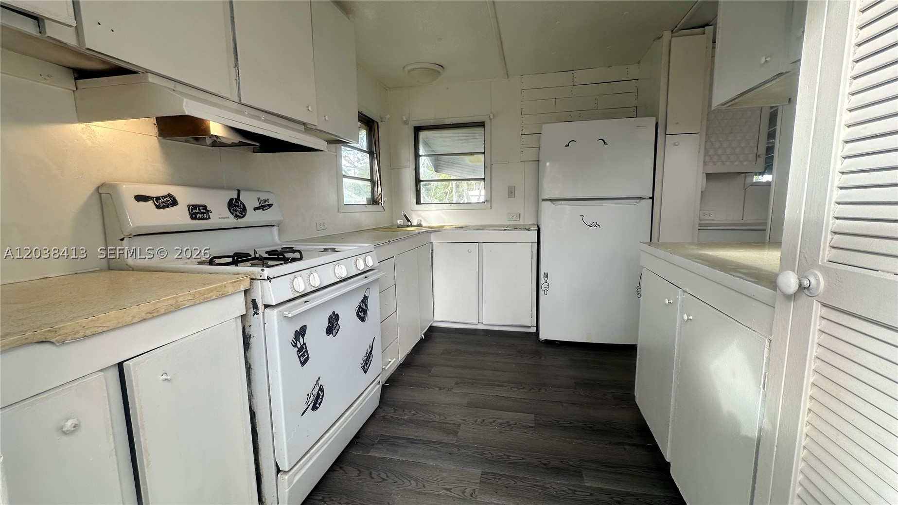 HILLTOP PARK - Residential Lease