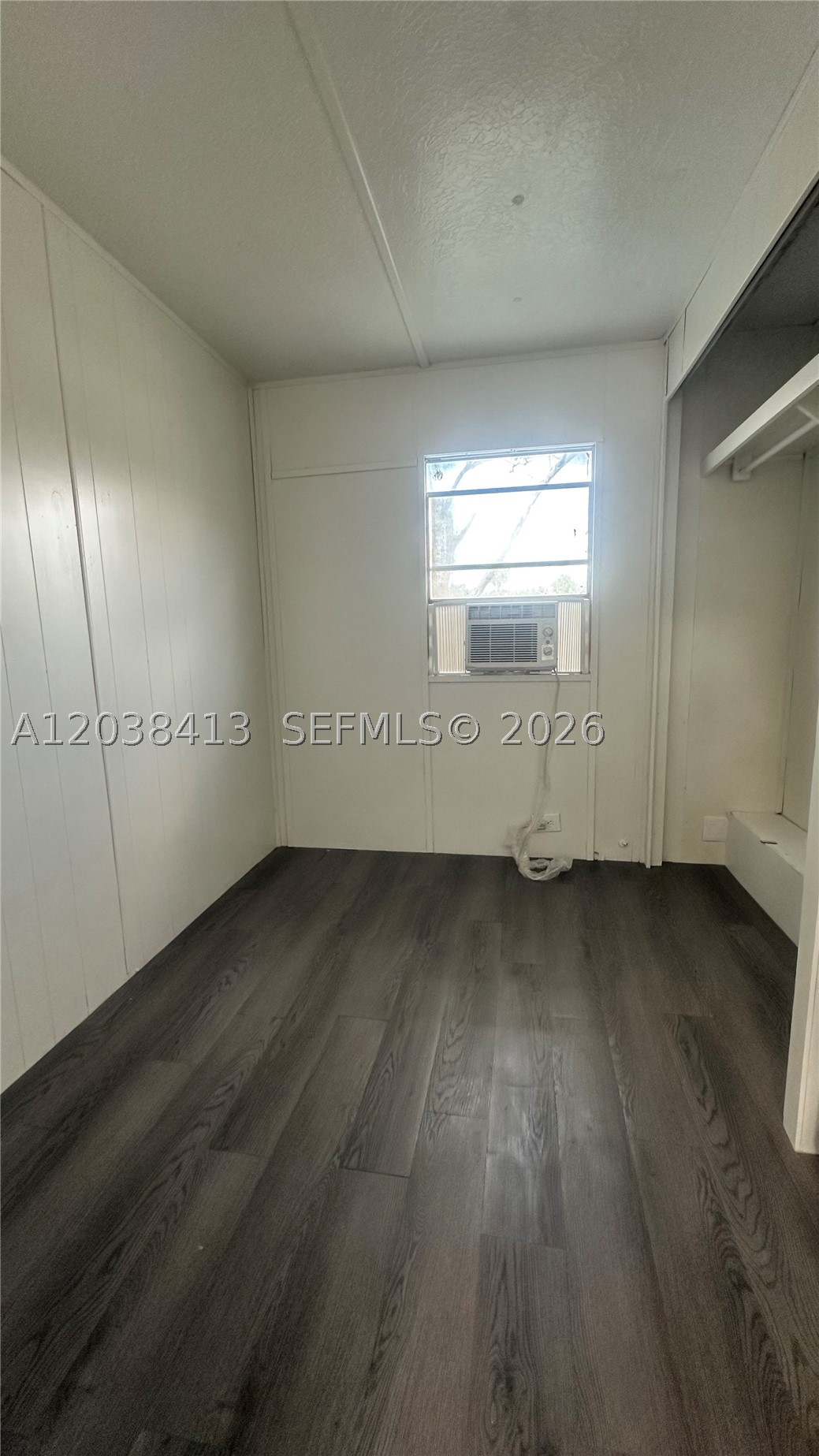 HILLTOP PARK - Residential Lease