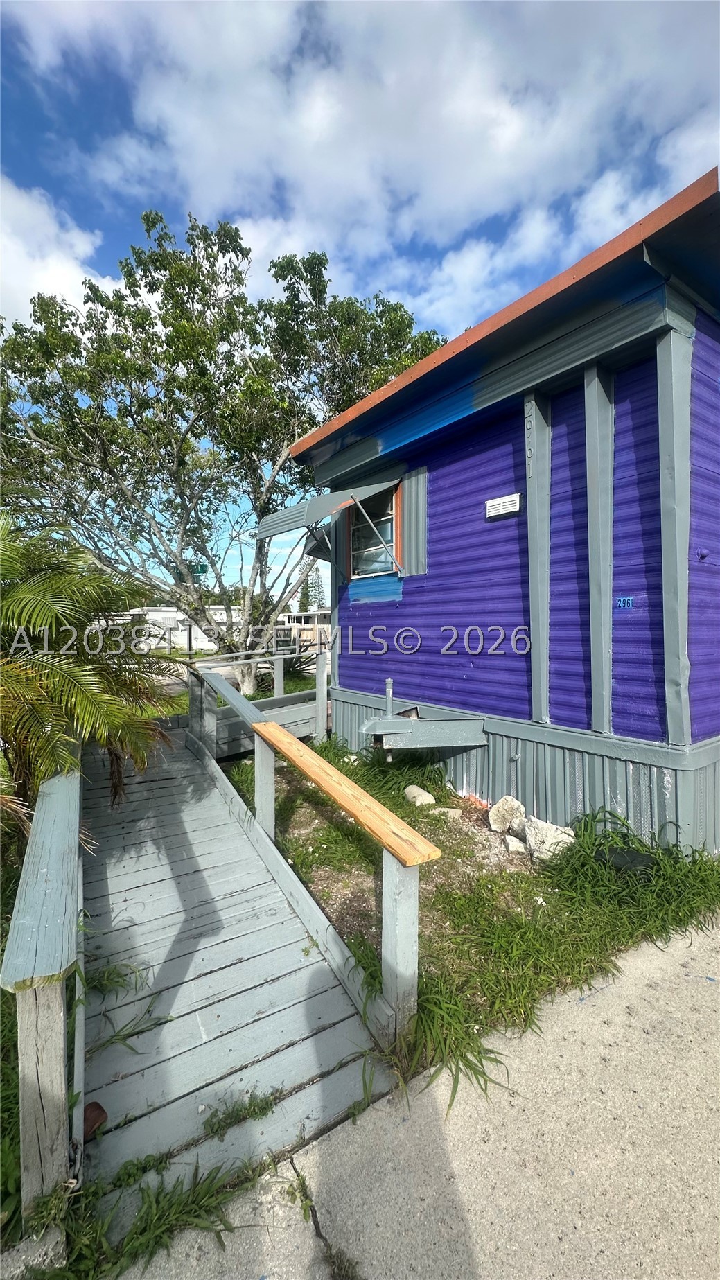 HILLTOP PARK - Residential Lease