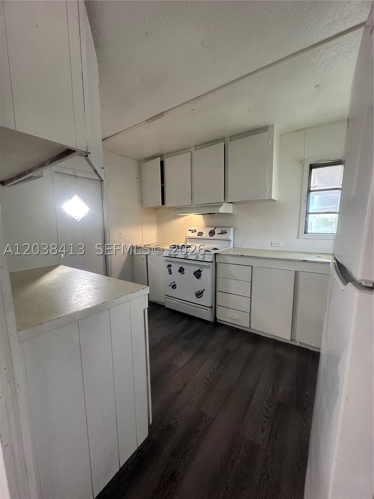 HILLTOP PARK - Residential Lease