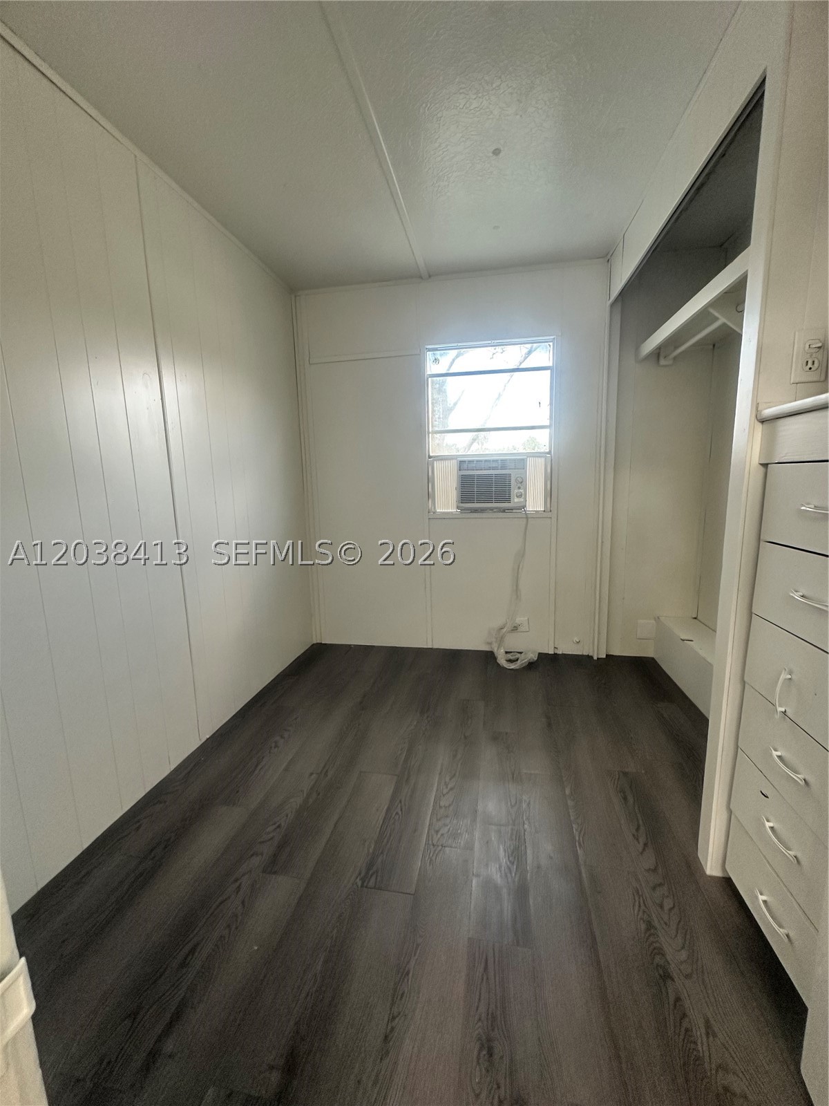 HILLTOP PARK - Residential Lease