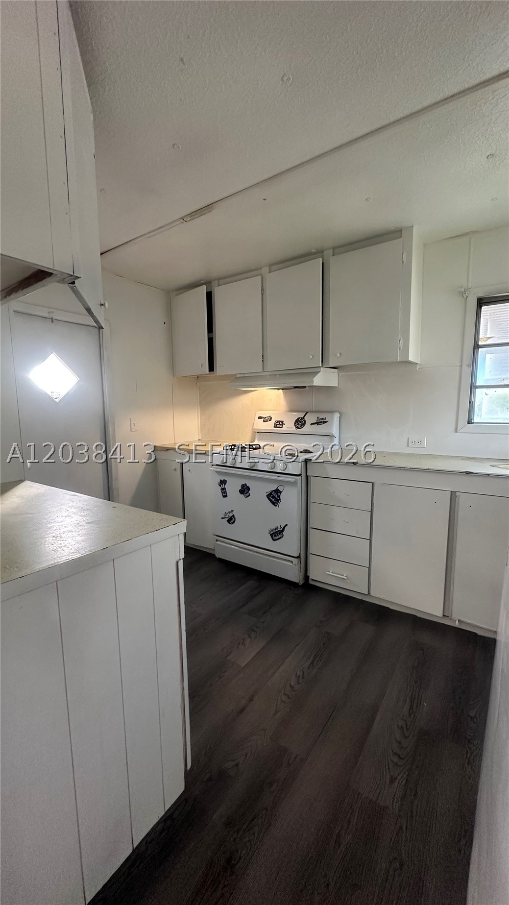 HILLTOP PARK - Residential Lease