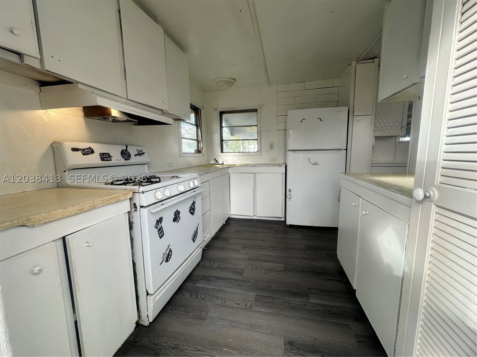 HILLTOP PARK - Residential Lease