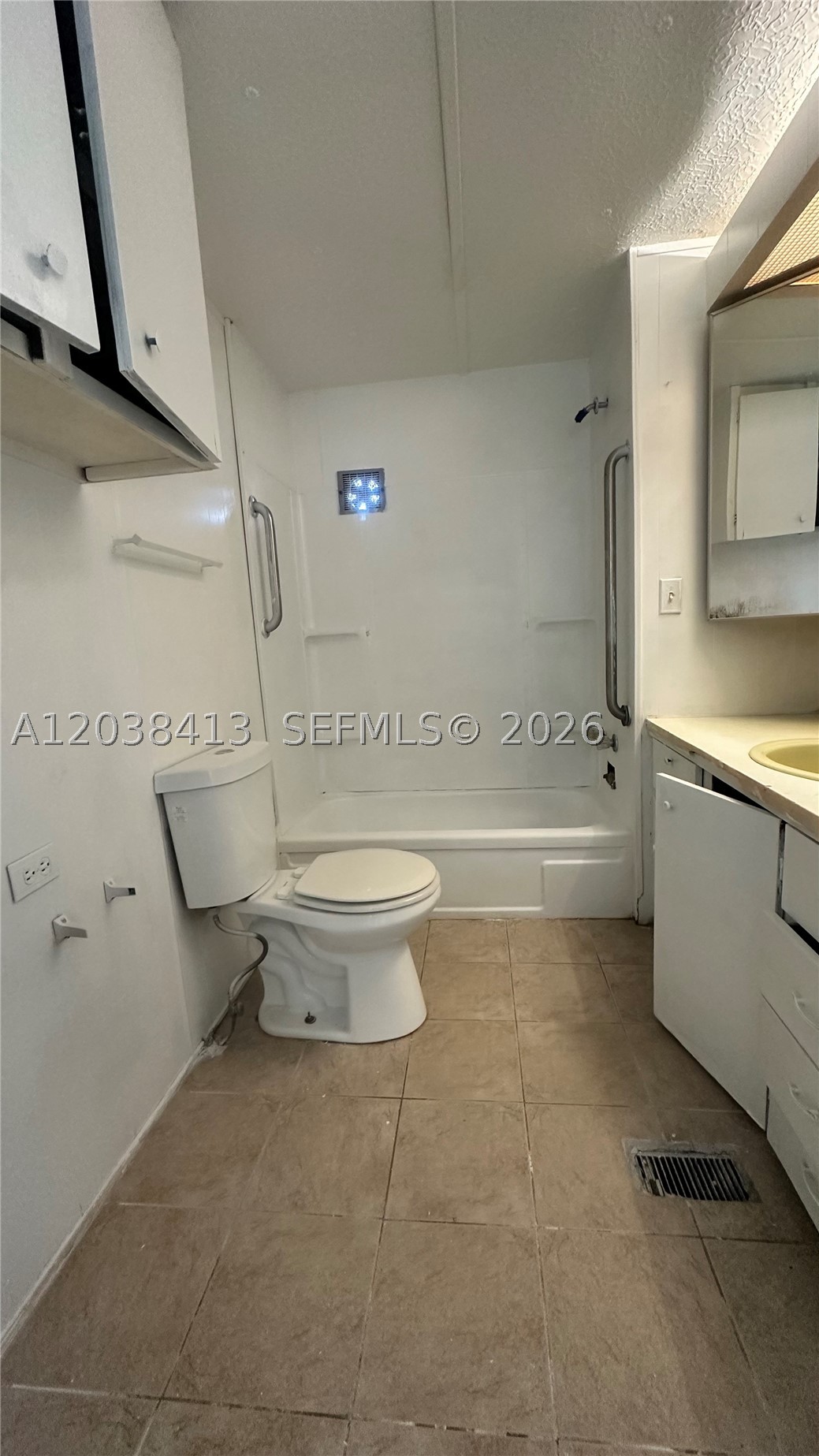 HILLTOP PARK - Residential Lease
