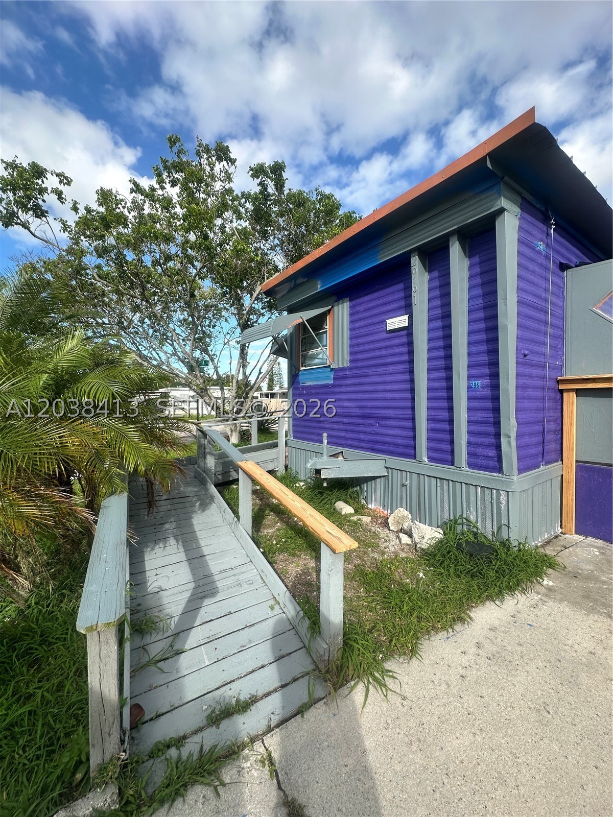 HILLTOP PARK - Residential Lease