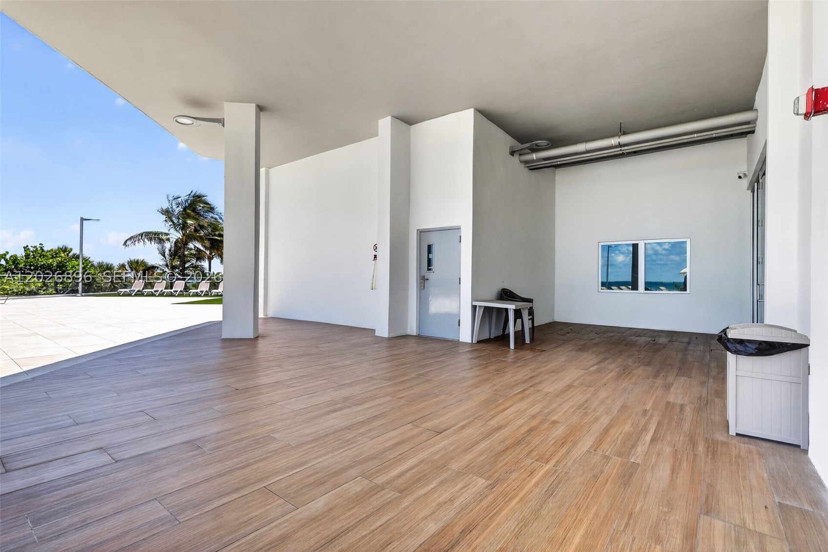 BURLEIGH HOUSE CONDO - Residential