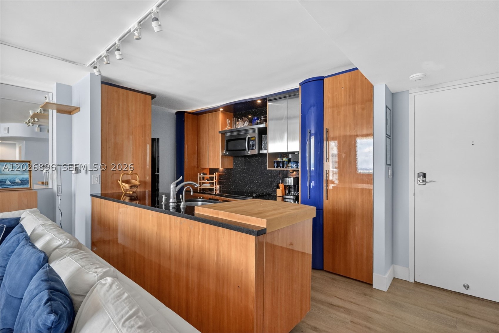 BURLEIGH HOUSE CONDO - Residential