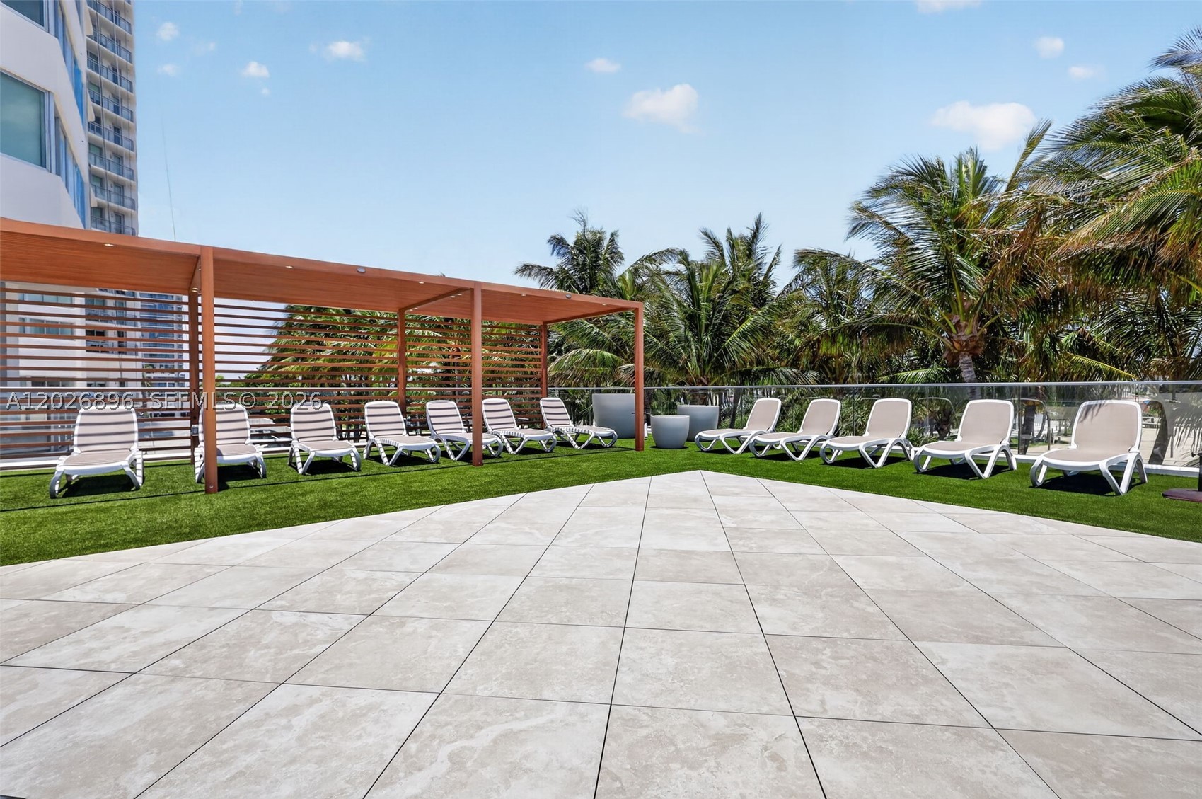BURLEIGH HOUSE CONDO - Residential