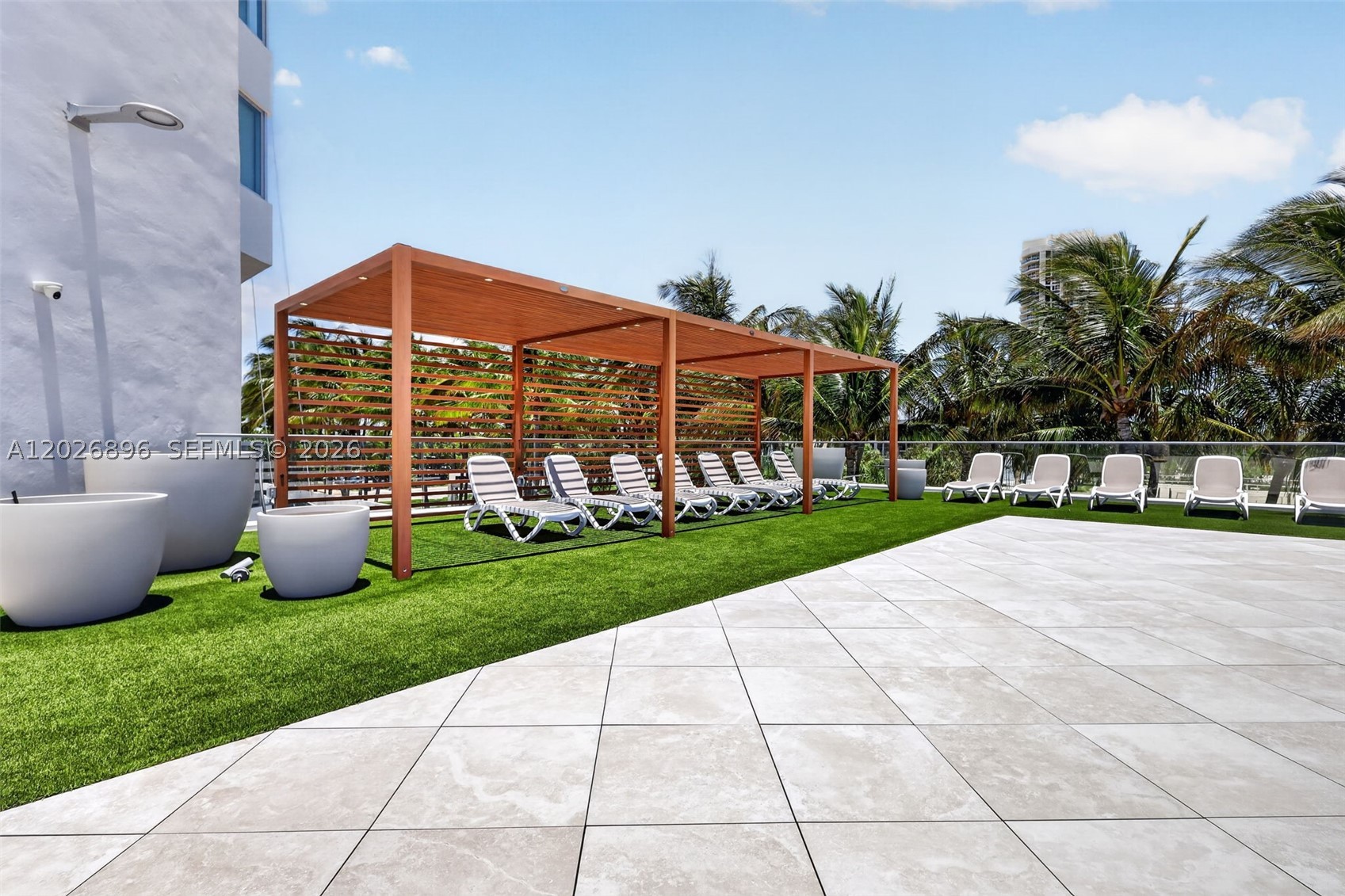 BURLEIGH HOUSE CONDO - Residential