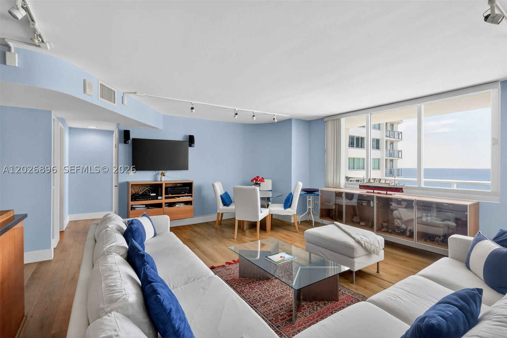 BURLEIGH HOUSE CONDO - Residential