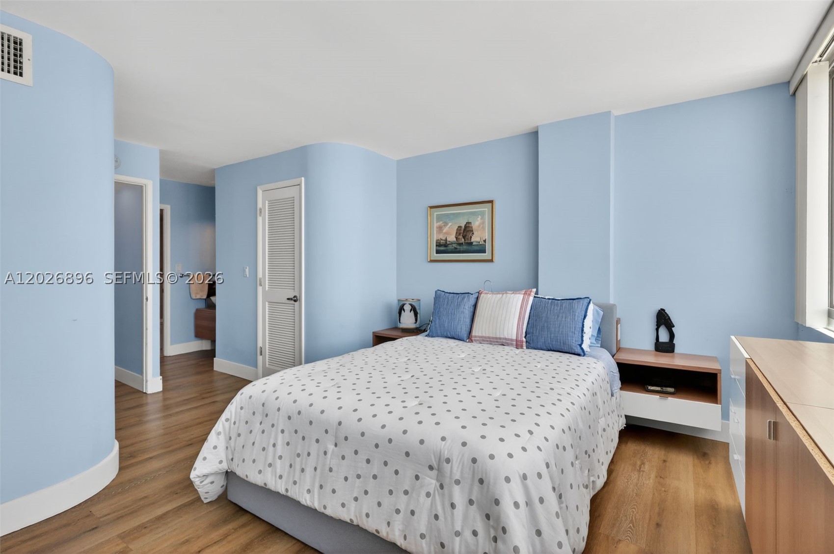 BURLEIGH HOUSE CONDO - Residential