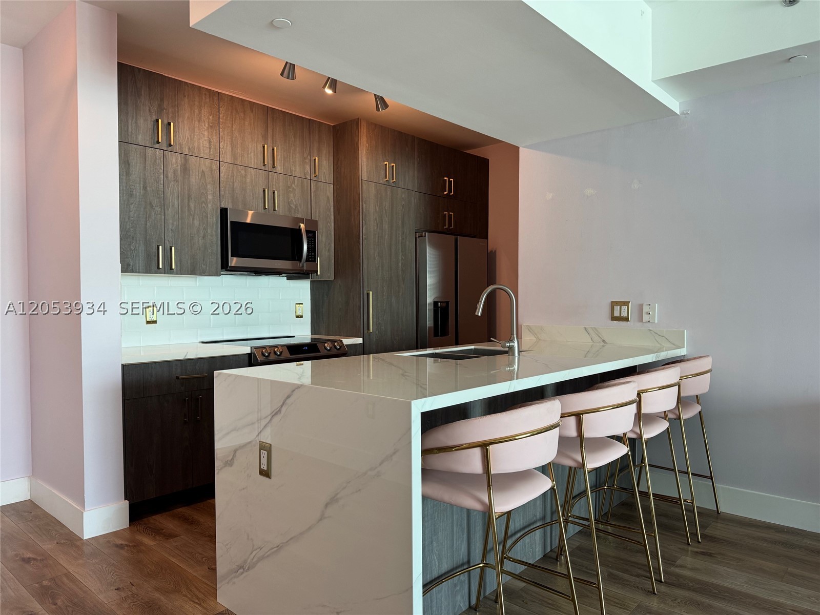 THE PLAZA 901 BRICKELL CO - Residential Lease