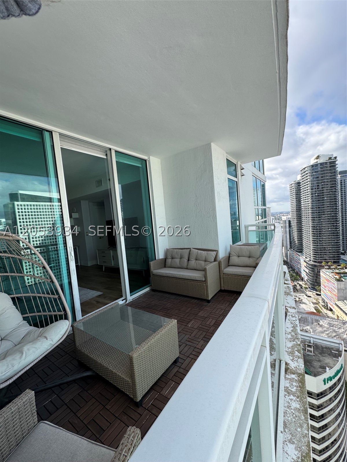 THE PLAZA 901 BRICKELL CO - Residential Lease