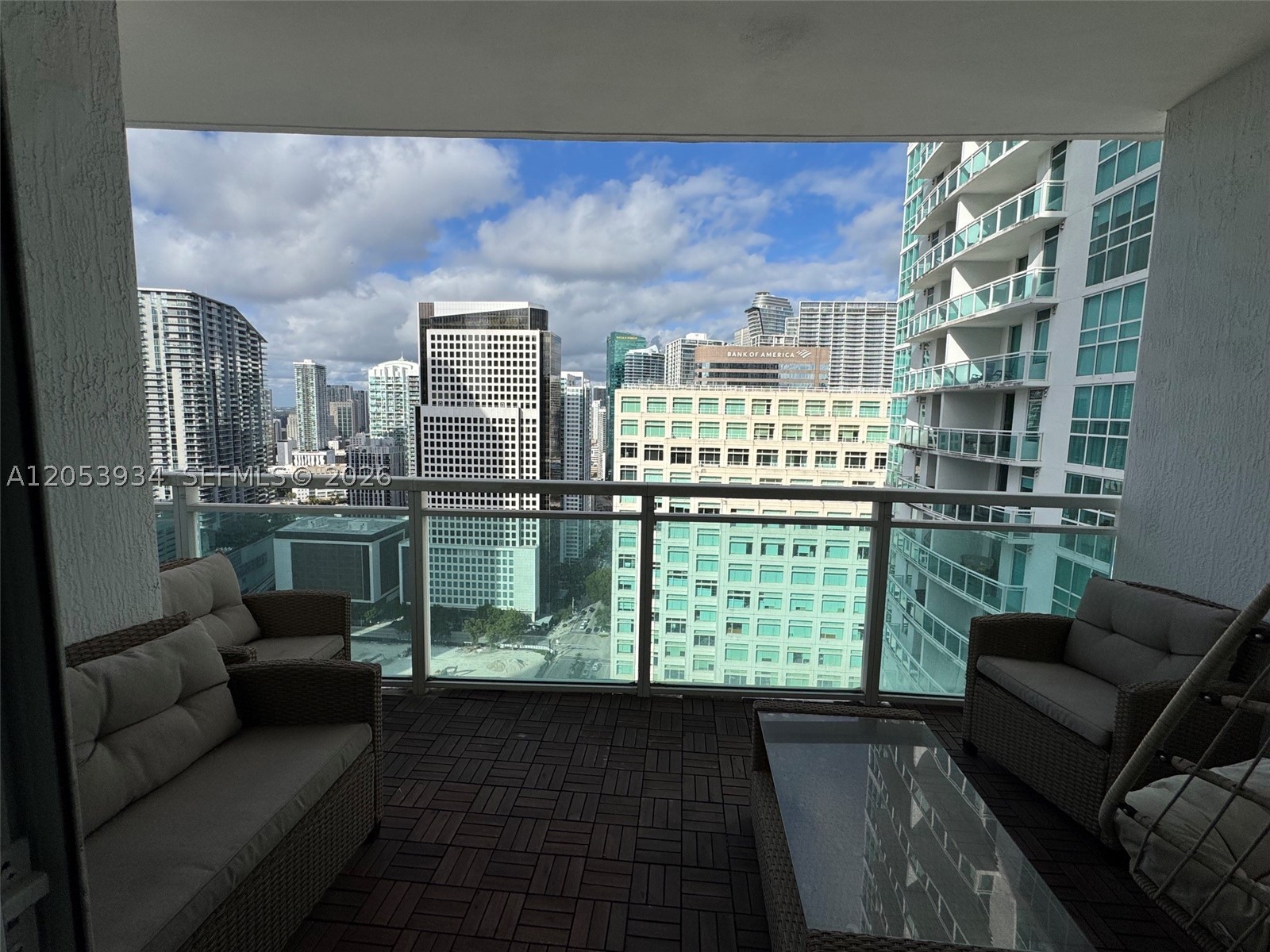 THE PLAZA 901 BRICKELL CO - Residential Lease