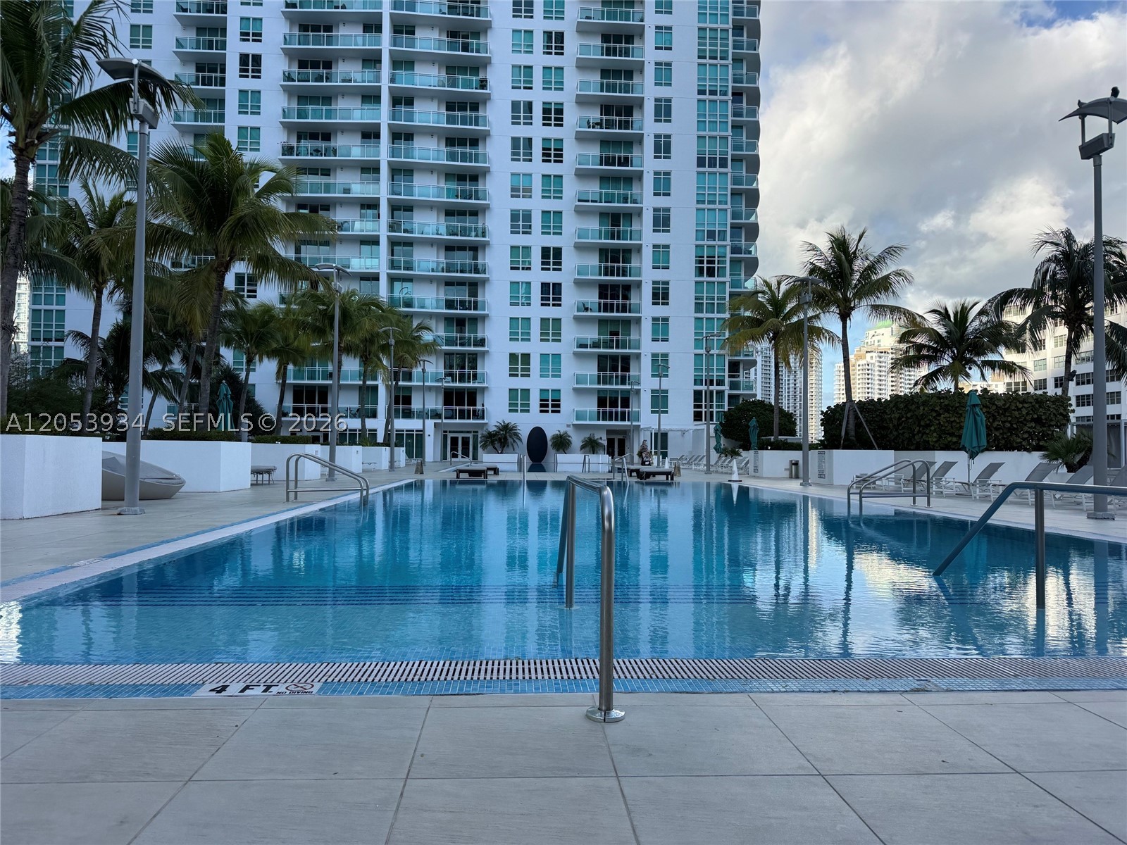 THE PLAZA 901 BRICKELL CO - Residential Lease