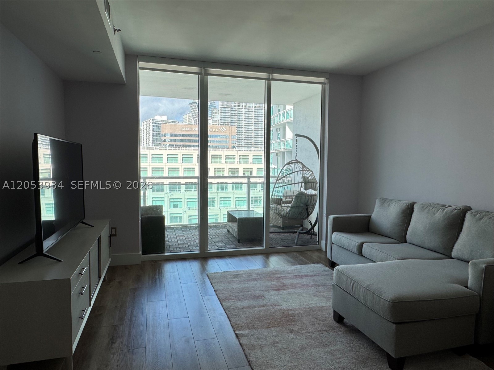 THE PLAZA 901 BRICKELL CO - Residential Lease