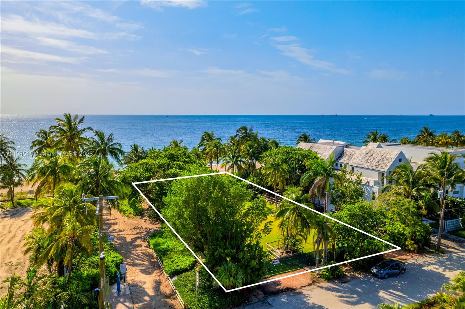LAUDERDALE BEACH - Land