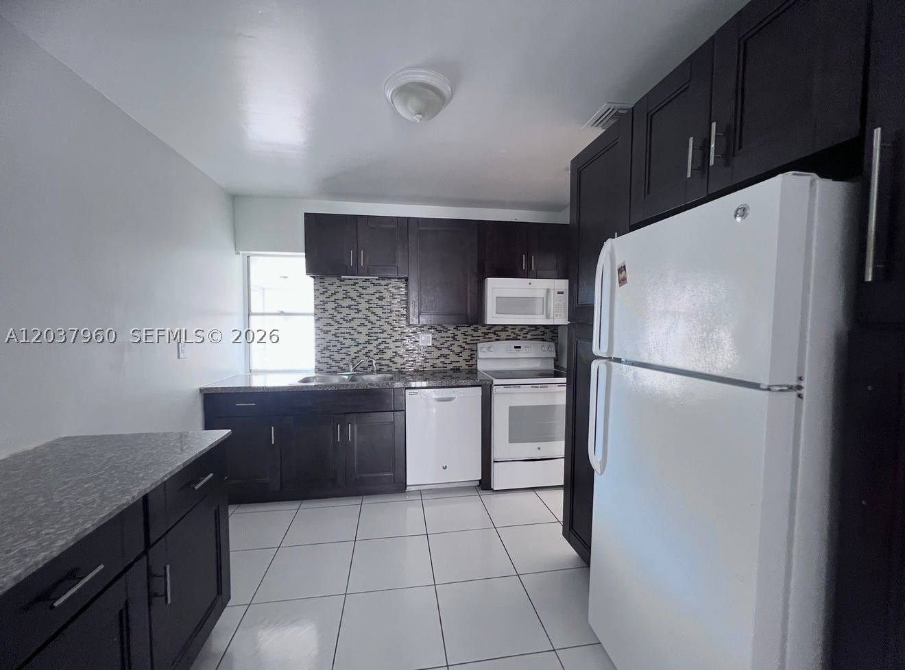 ARROWHEAD CONDO NO VII - Residential Lease