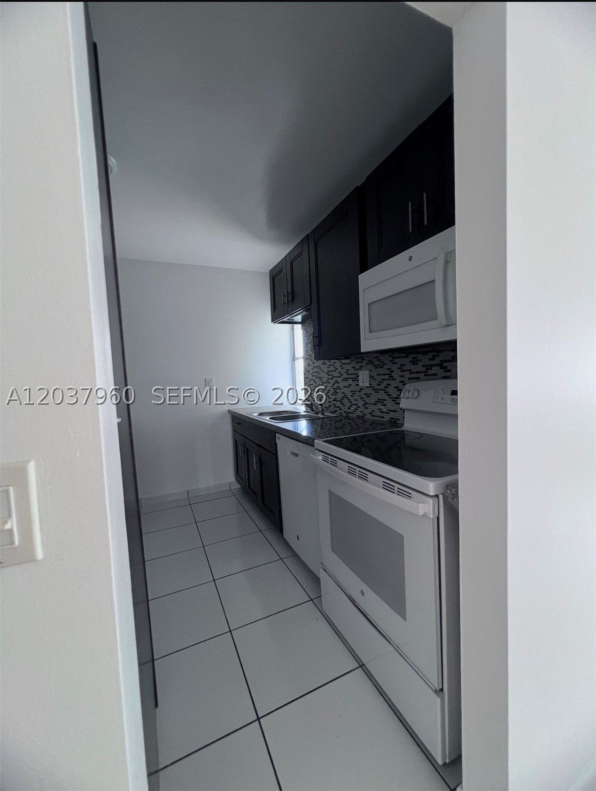 ARROWHEAD CONDO NO VII - Residential Lease