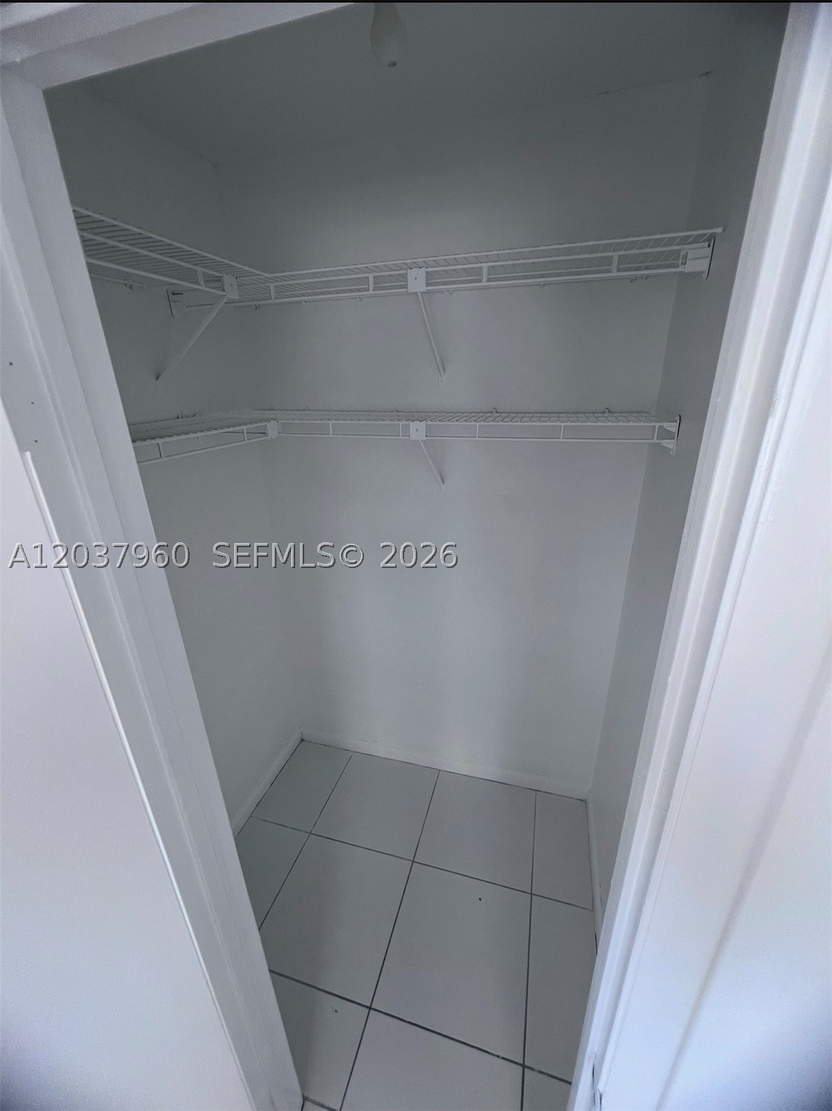 ARROWHEAD CONDO NO VII - Residential Lease