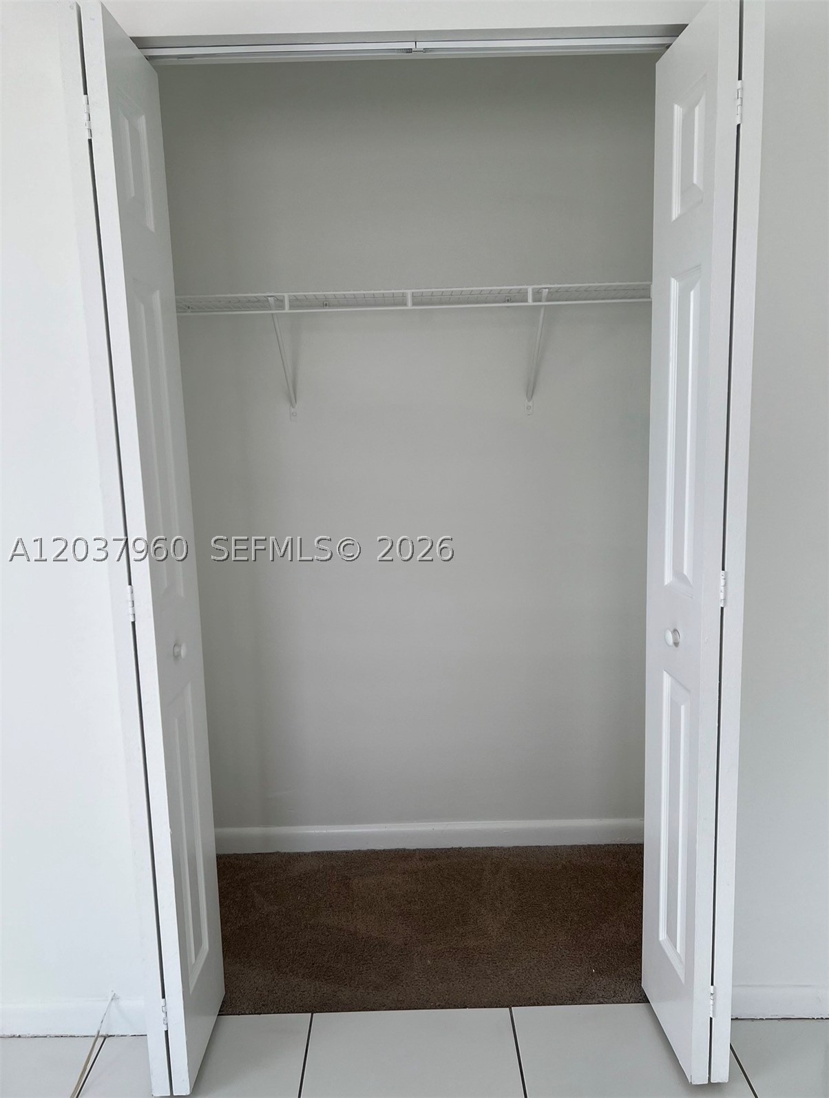 ARROWHEAD CONDO NO VII - Residential Lease