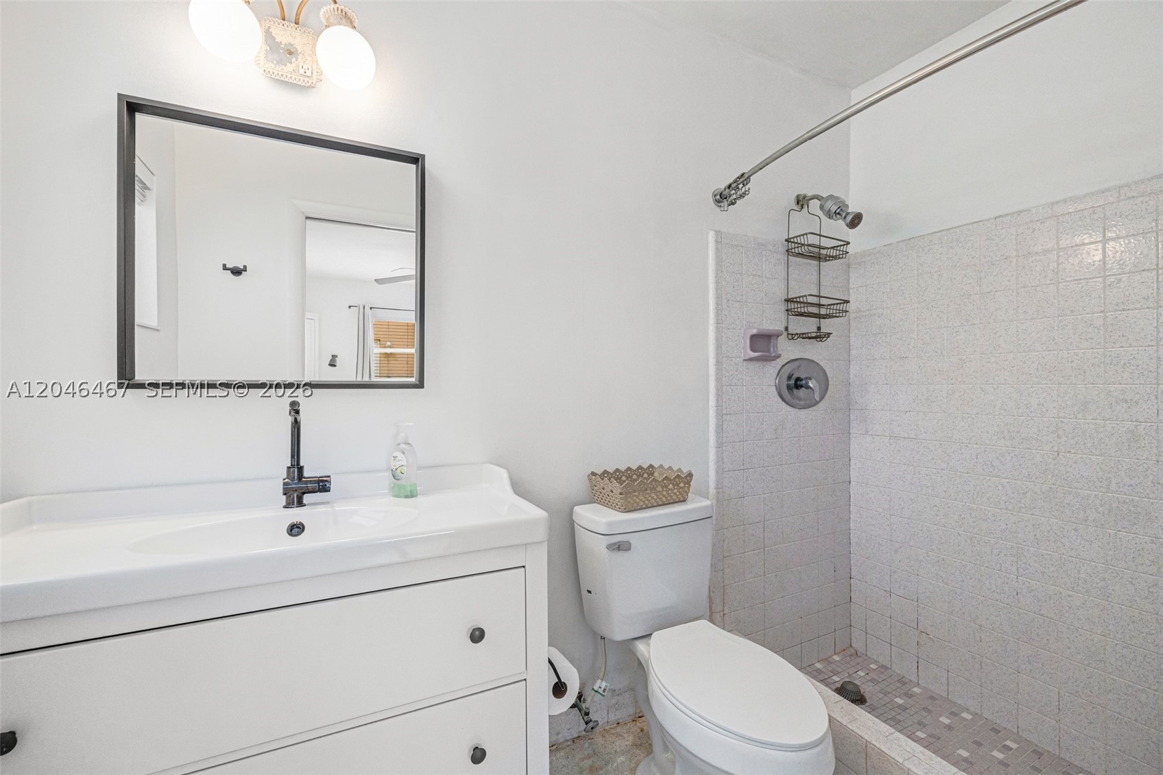 LAUDERDALE LAKES EAST GAT - Residential