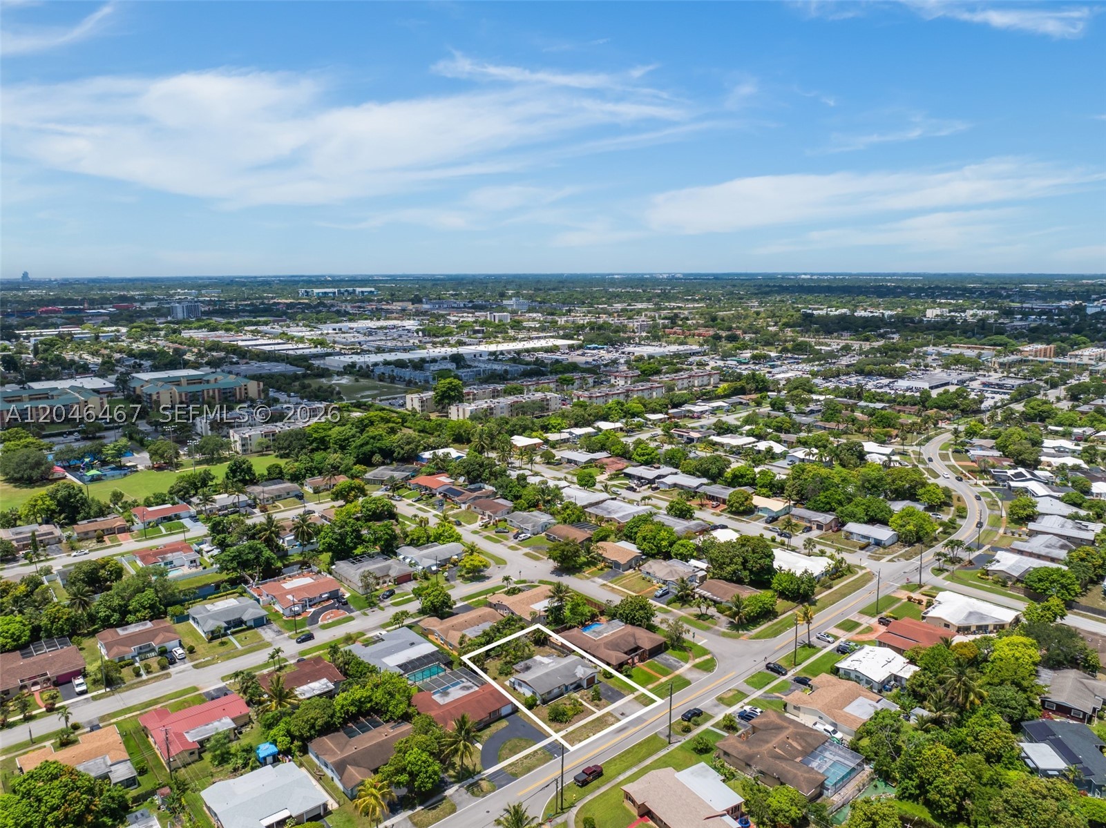 LAUDERDALE LAKES EAST GAT - Residential