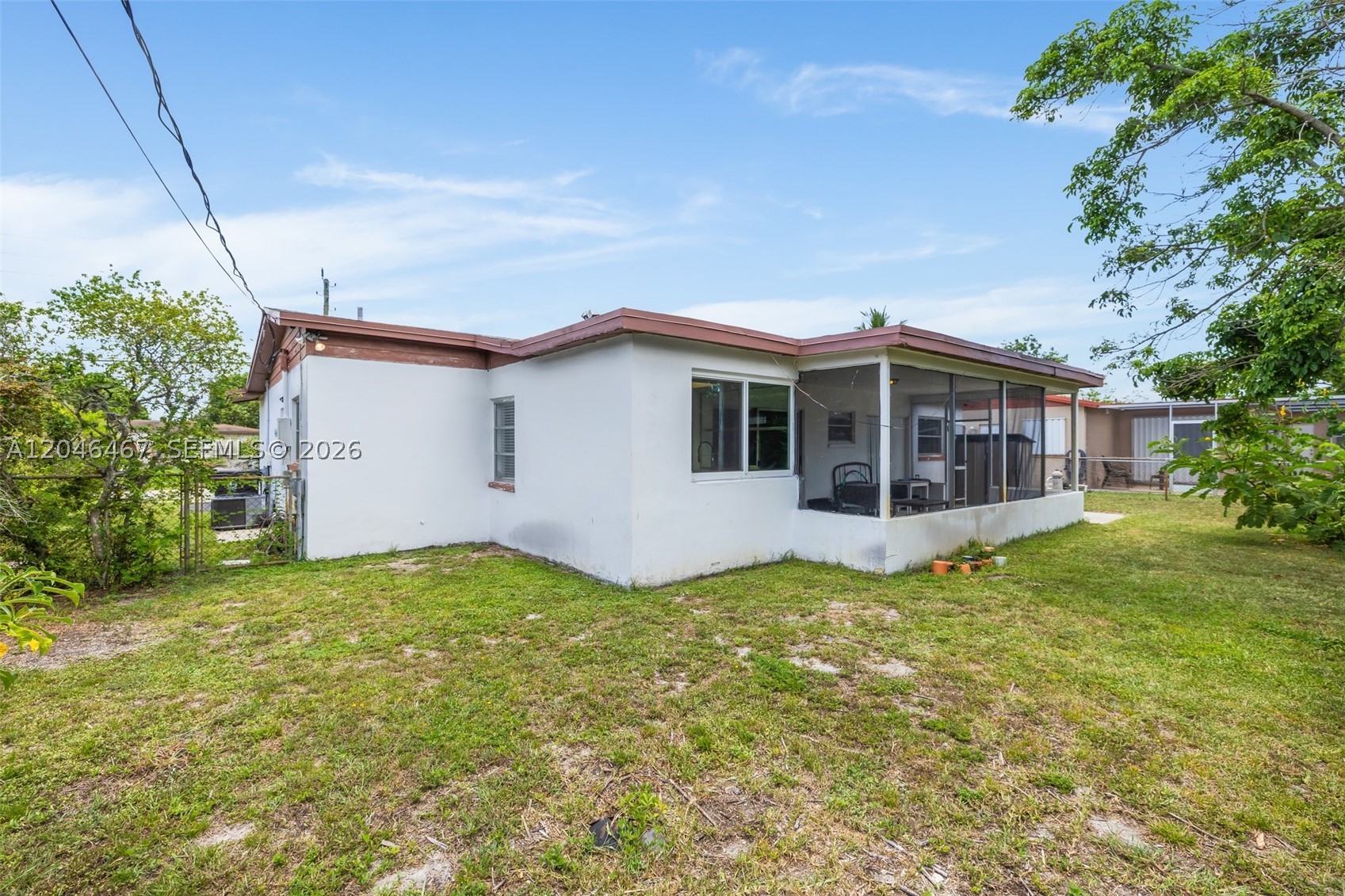 LAUDERDALE LAKES EAST GAT - Residential