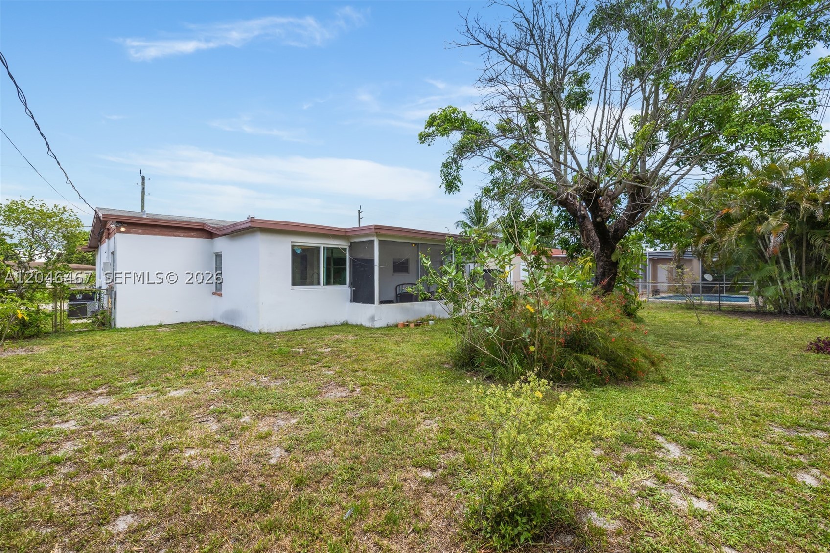 LAUDERDALE LAKES EAST GAT - Residential